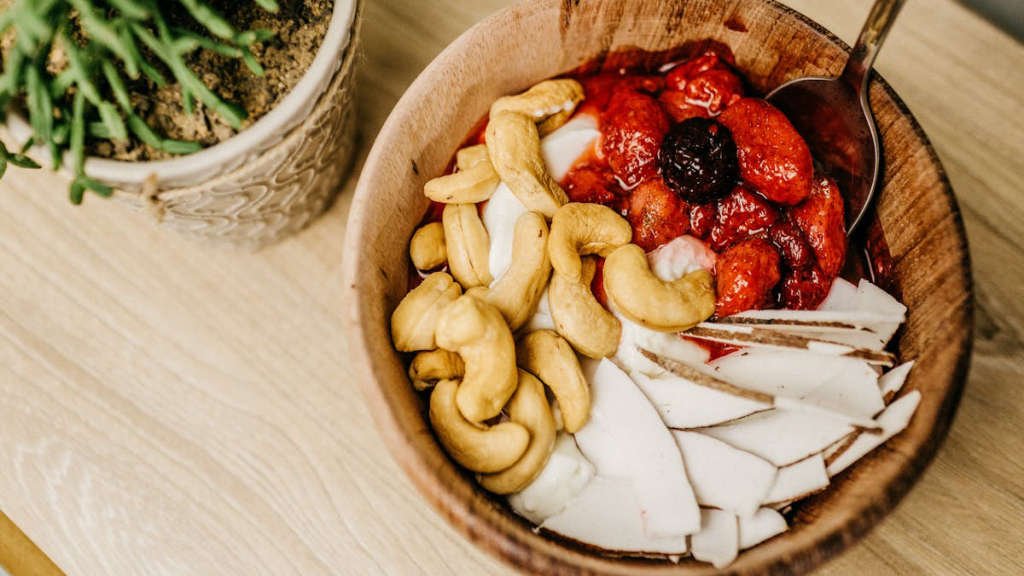 -Sağlıklı-ve-Lezzetli-Bir-Seçenek:-Acai-Bowl-Tarifi-690.jpeg